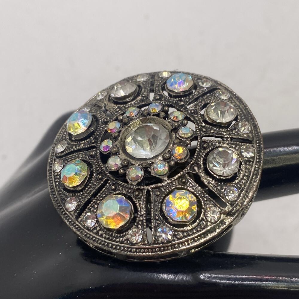 Womens Rhinestone Stretch Ring Size 7 Stretches